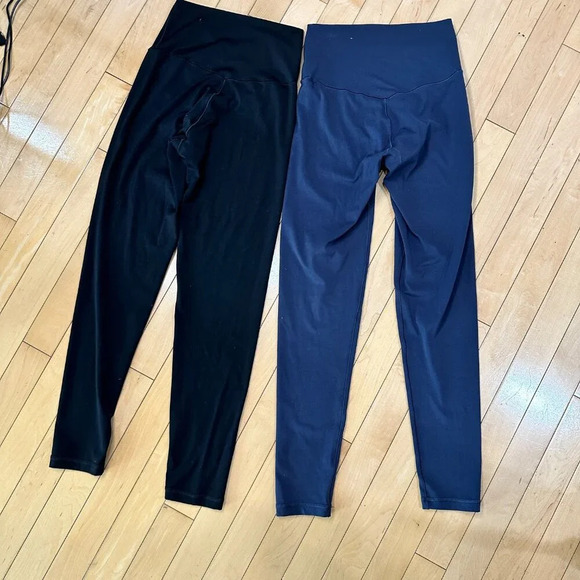 Set of TWO Black & Navy Offline by AERIE Hi-Rise 7/8 Leggings - Small - Picture 7 of 11
